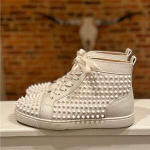 CHRISTIAN LOUBOUTIN Calfskin Womens Louis Allover Spikes Flat Sneakers 39